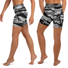 Fit Bitch - Yoga Shorts - Camo